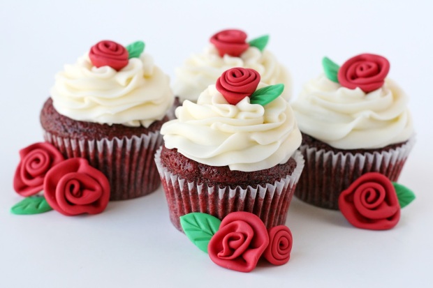 Red velvet cupcakes with roses